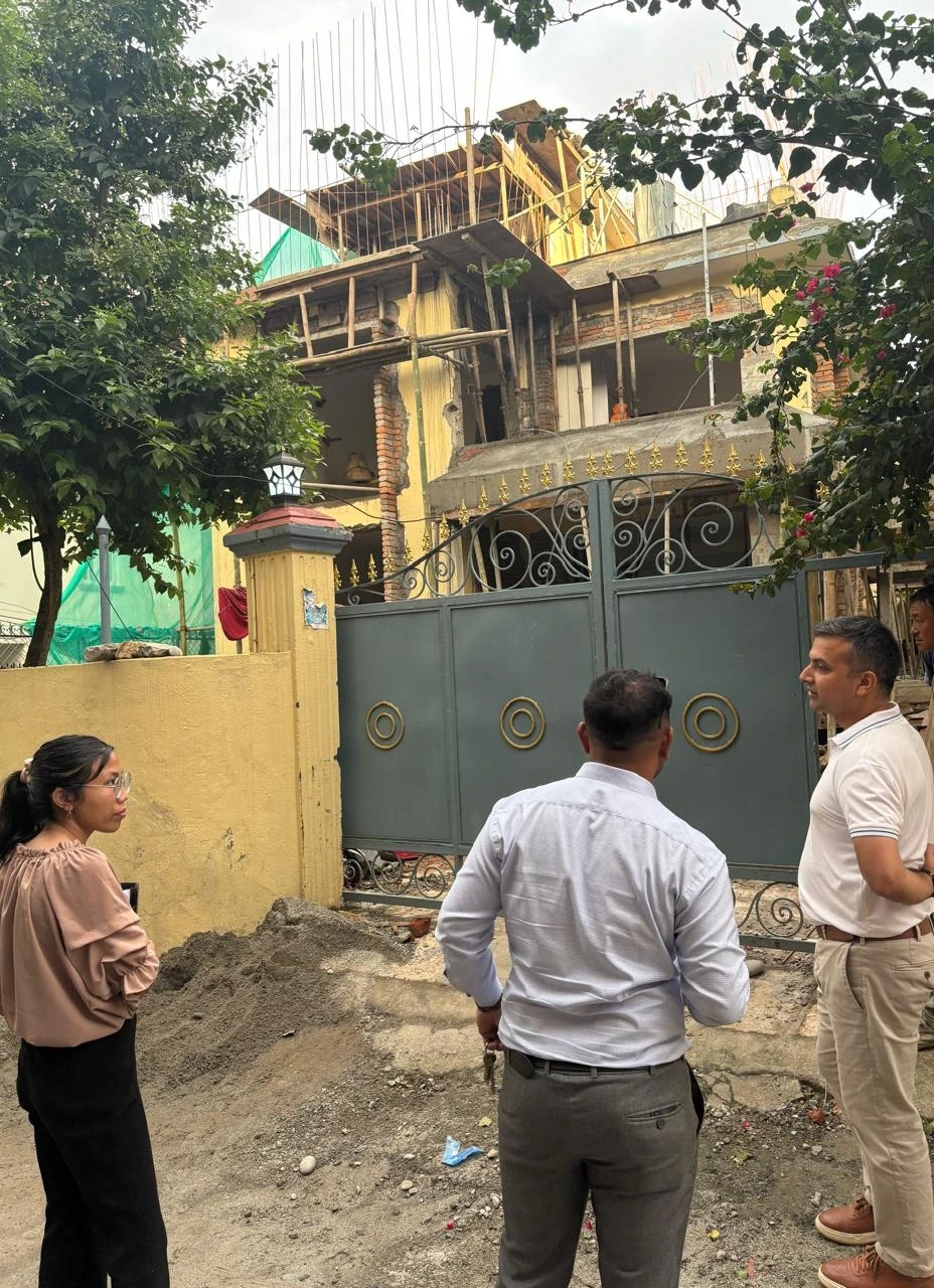 Client Discussion at Site